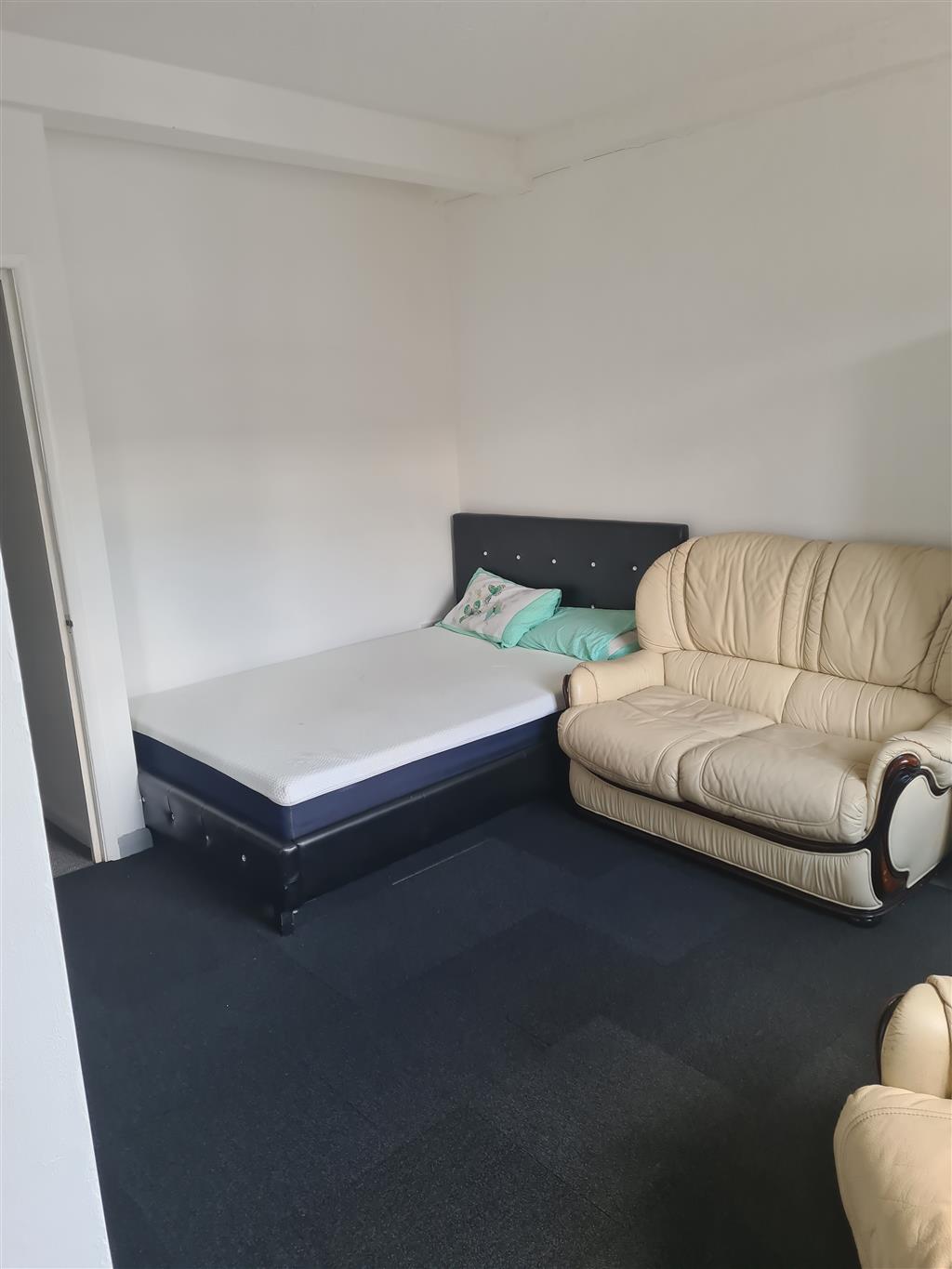 2a, Hencroft Street North, SLOUGH, Berkshire, SL1 1RD