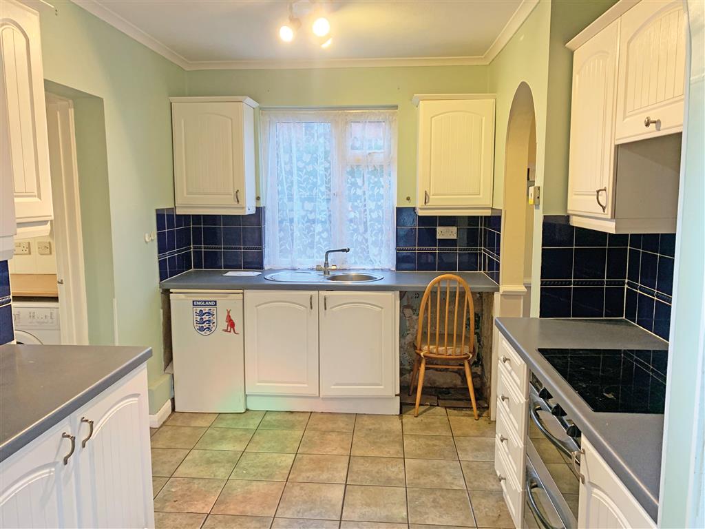 15, Orchard Road, GILLINGHAM, Dorset, SP8 4BQ