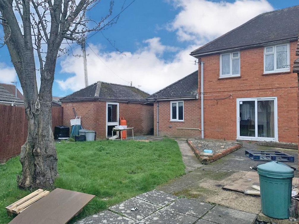 15, Orchard Road, GILLINGHAM, Dorset, SP8 4BQ