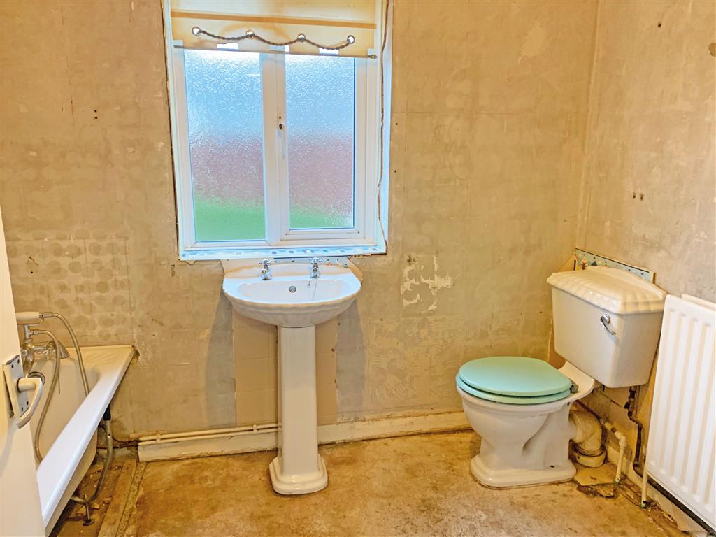 15, Orchard Road, GILLINGHAM, Dorset, SP8 4BQ