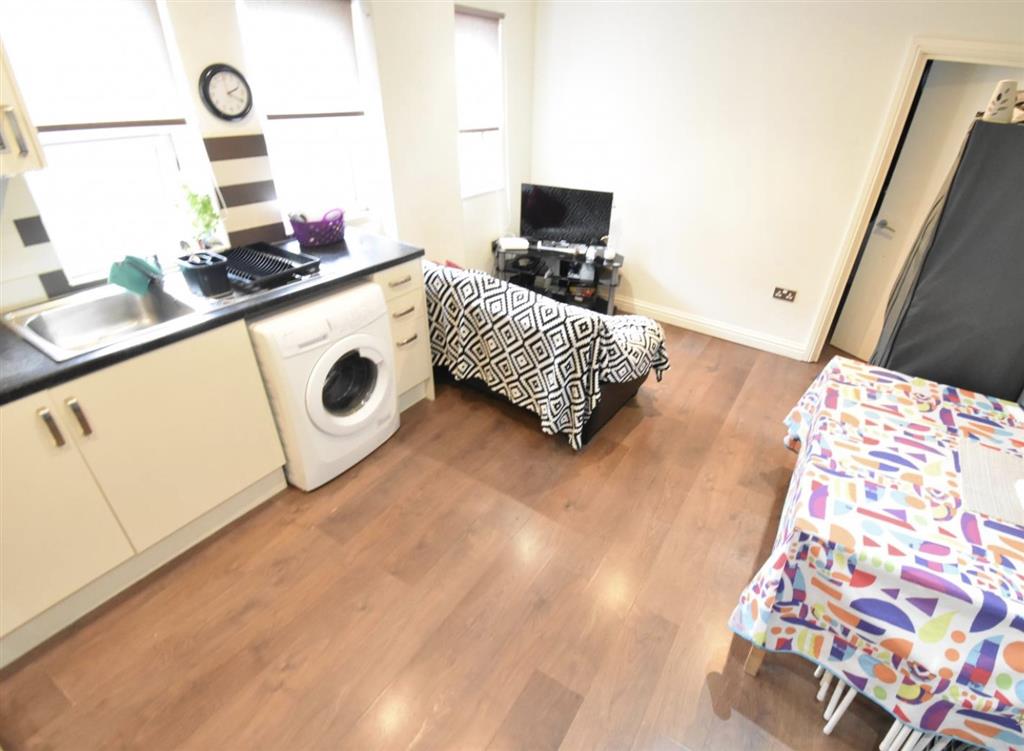Flat 4, 93, Commercial Road, BOURNEMOUTH, Dorset, BH2 5RT