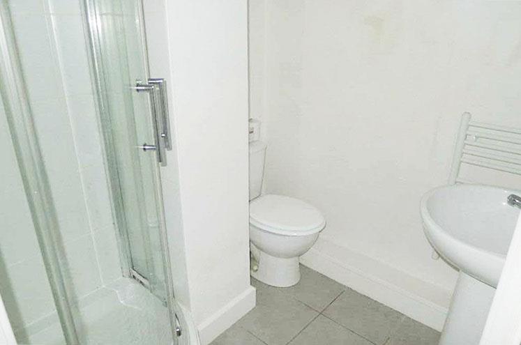 Flat 6, Howgate House, 3, Wellington Road, DEWSBURY, West Yorkshire, WF13 1HF