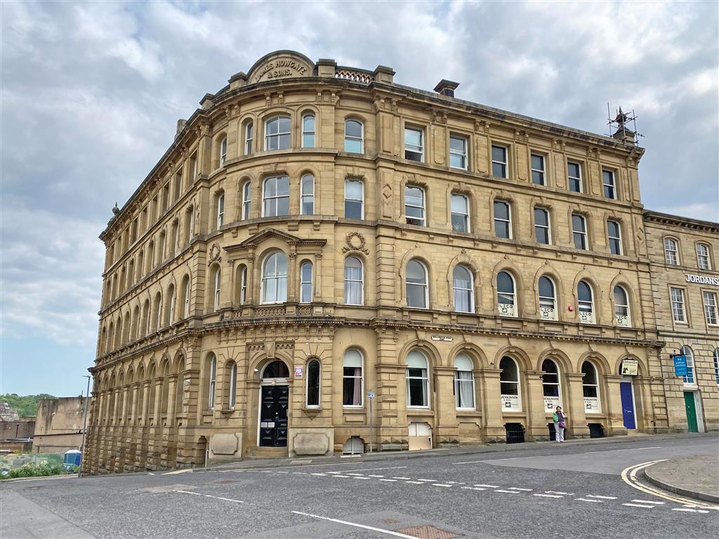 Flat 6, Howgate House, 3, Wellington Road, DEWSBURY, West Yorkshire, WF13 1HF