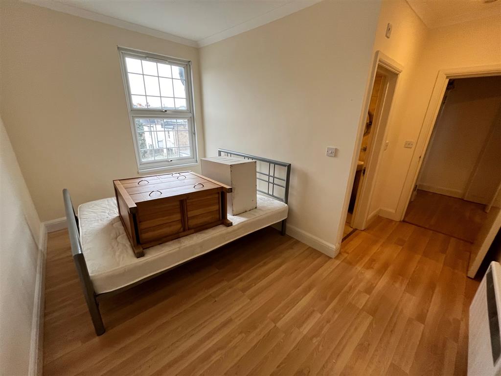 Flat 3, 290, Ewell Road, SURBITON, Surrey, KT6 7AQ