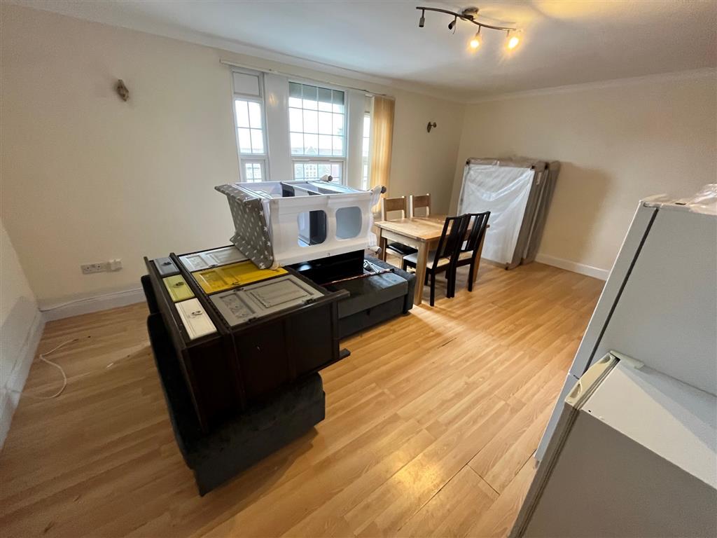 Flat 3, 290, Ewell Road, SURBITON, Surrey, KT6 7AQ