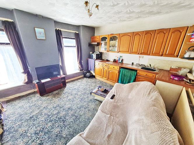 51, Perrott Street, TREHARRIS, Mid Glamorgan, CF46 5ET