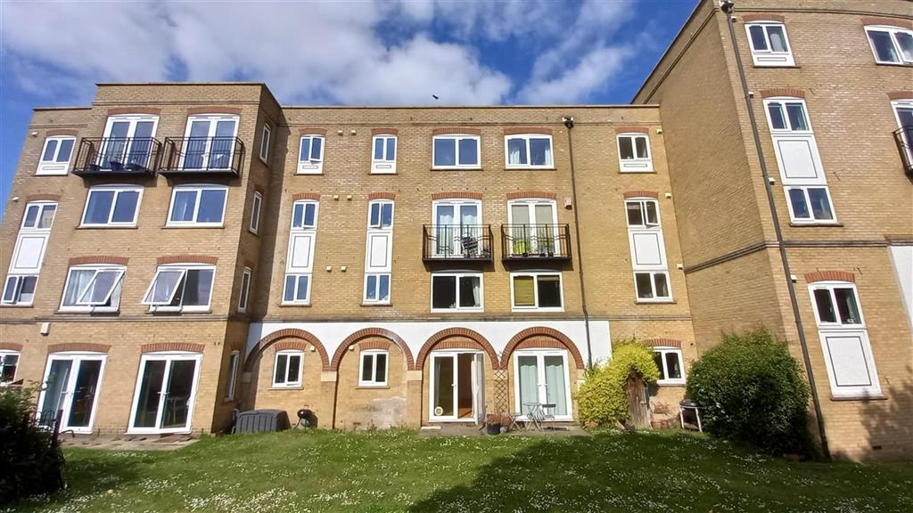 94, Ferguson Close, London, E14 3SJ