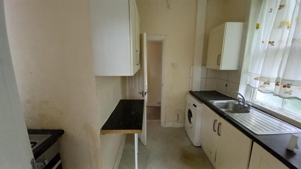 Flat 12, Chandos Mansions, Albert Road, London, SE25 4JF
