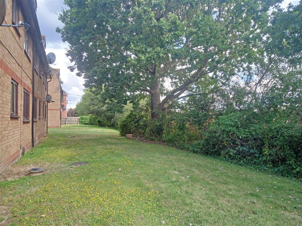 5 Mitre House, Blandford Close, ROMFORD, Essex, RM7 8BN