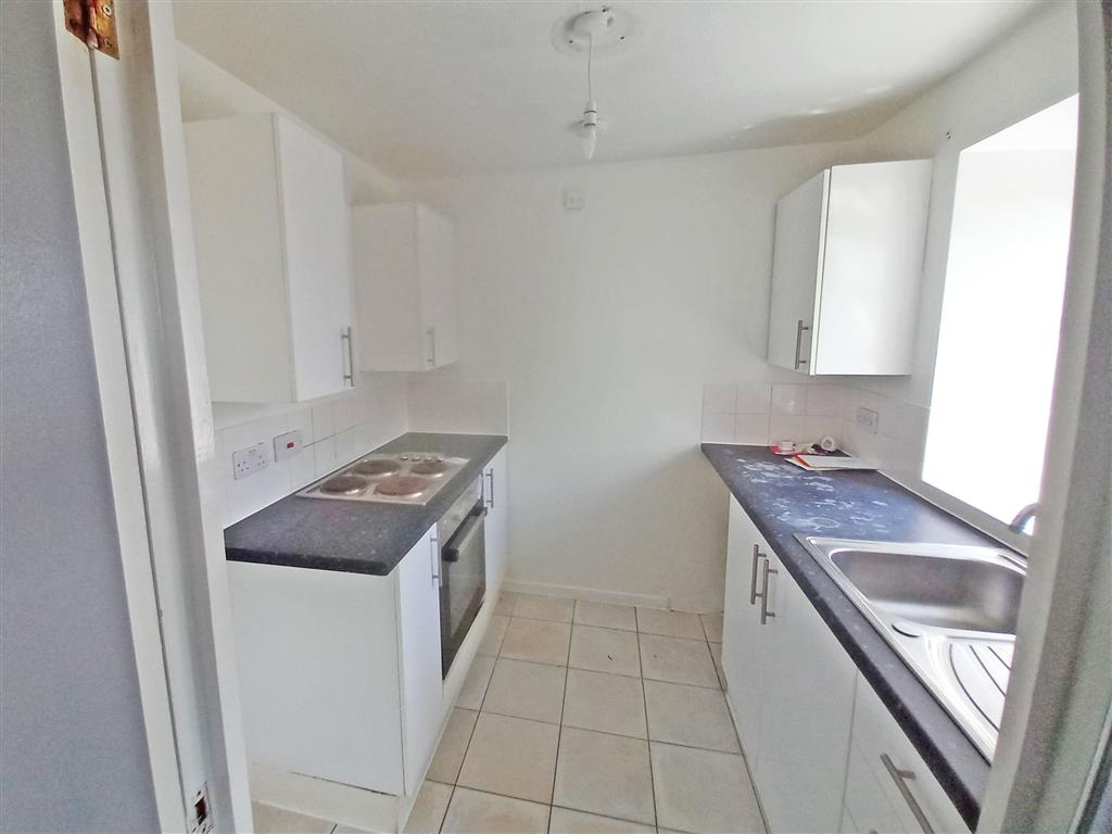 5 Mitre House, Blandford Close, ROMFORD, Essex, RM7 8BN