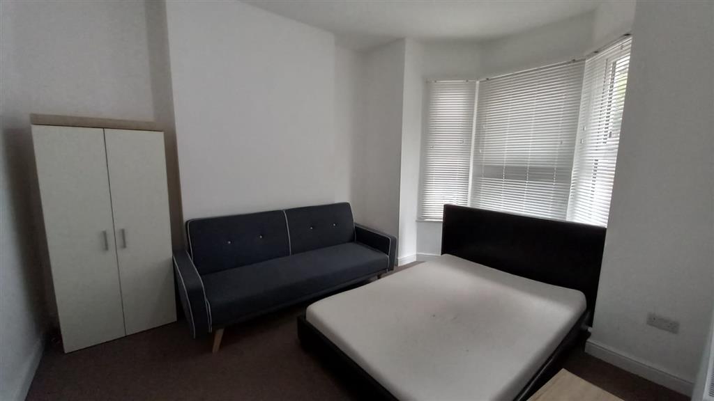 90, Ennis Road, London, SE18 2QT