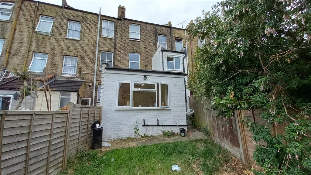 90, Ennis Road, London, SE18 2QT