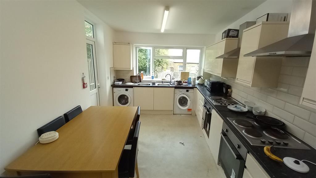 90, Ennis Road, London, SE18 2QT
