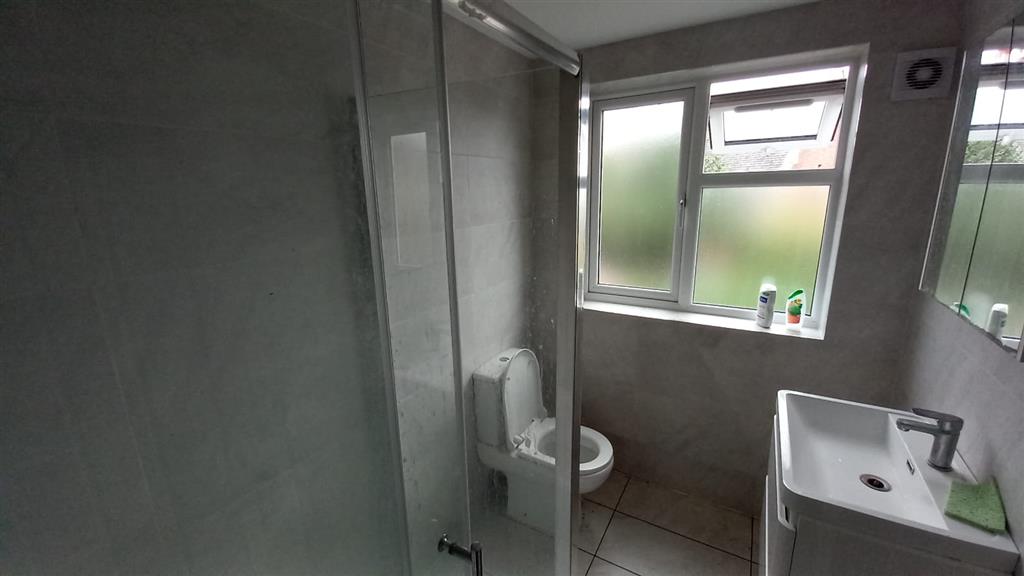 90, Ennis Road, London, SE18 2QT
