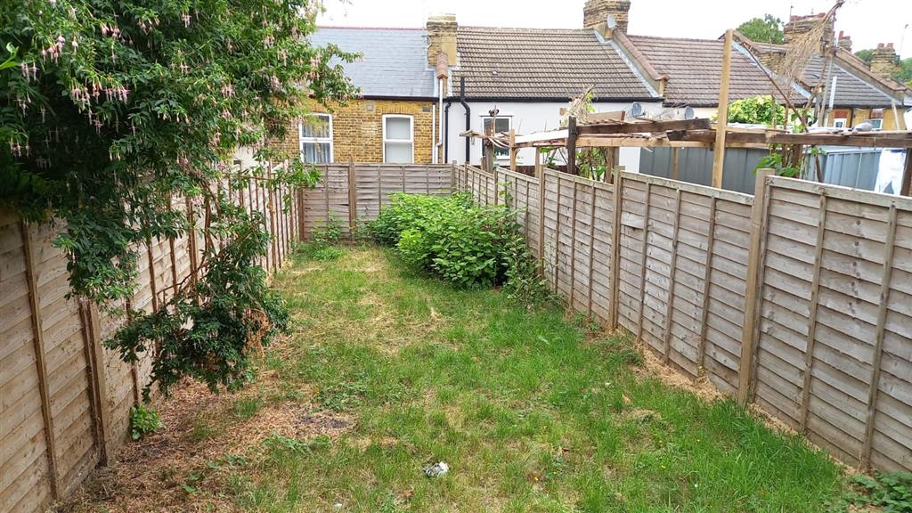 90, Ennis Road, London, SE18 2QT