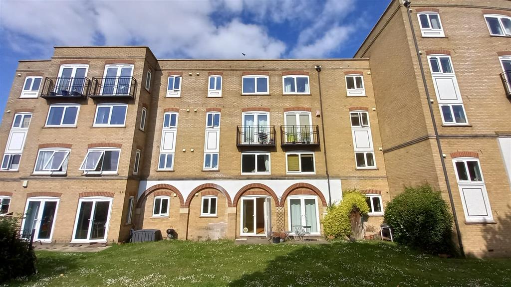 94, Ferguson Close, London, E14 3SJ