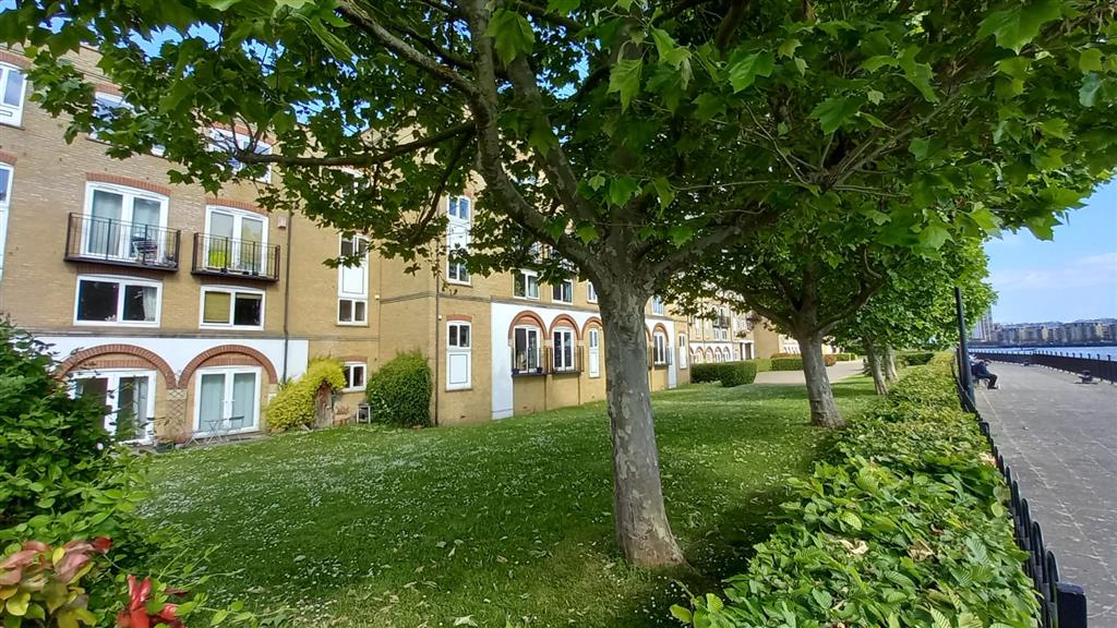 94, Ferguson Close, London, E14 3SJ