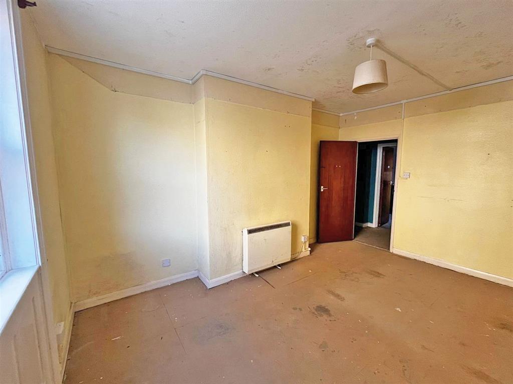 Flat 3, Victoria House, 5, Victoria Parade, RAMSGATE, Kent, CT11 8DE