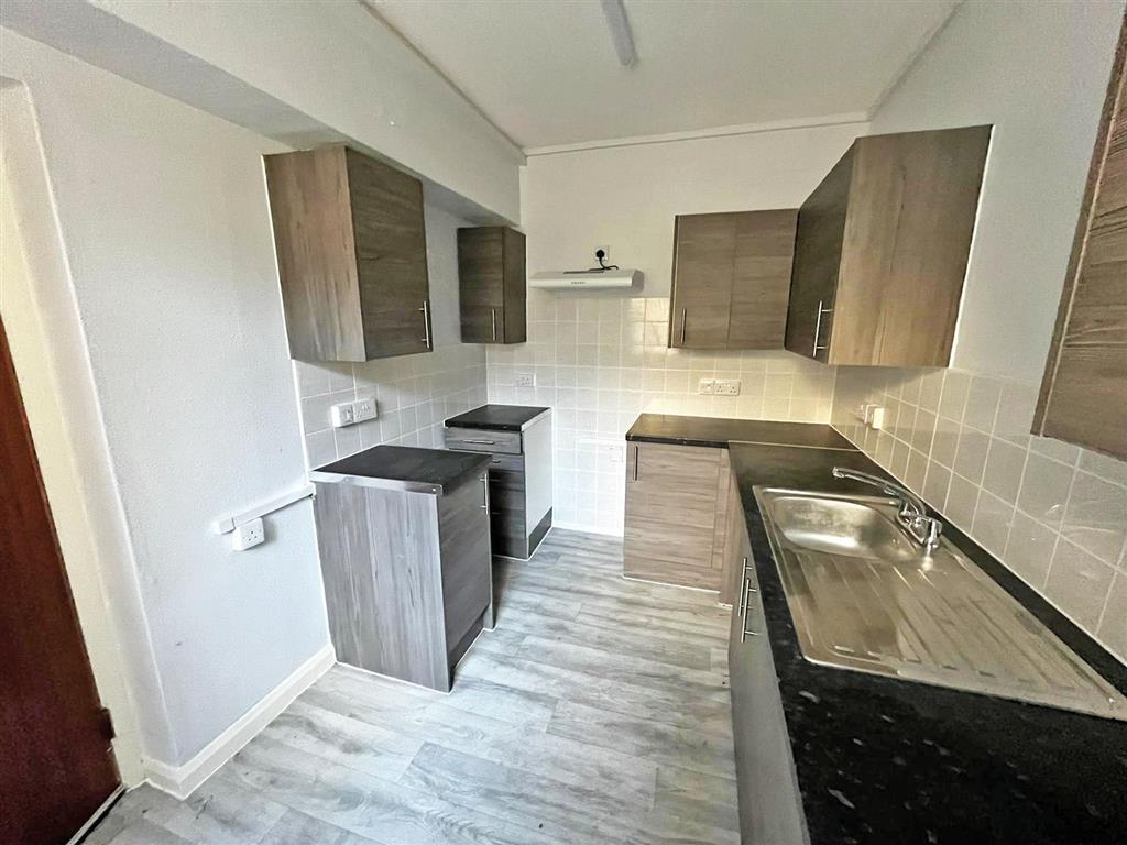 Flat 3, Victoria House, 5, Victoria Parade, RAMSGATE, Kent, CT11 8DE