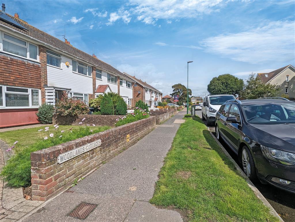 2 Woodlands Cottages, Woodlands Avenue, LITTLEHAMPTON, West Sussex, BN16 3HA