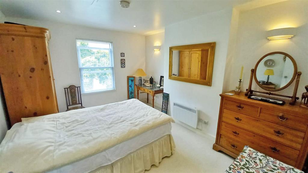 Flat 2, 61, Thurlestone Road, London, SE27 0PE