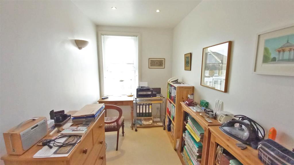 Flat 2, 61, Thurlestone Road, London, SE27 0PE