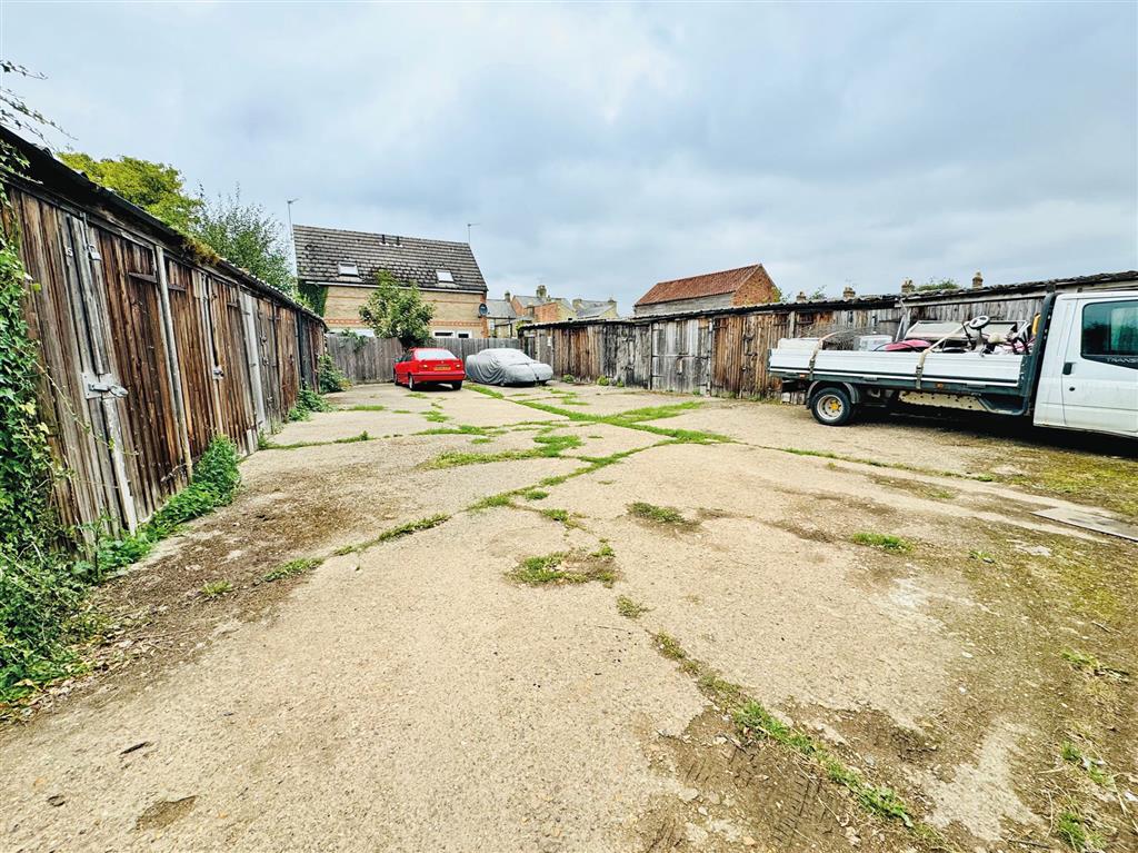 Garages to the rear of, 7, Padholme Road, PETERBOROUGH, Cambridgeshire, PE1 5EF