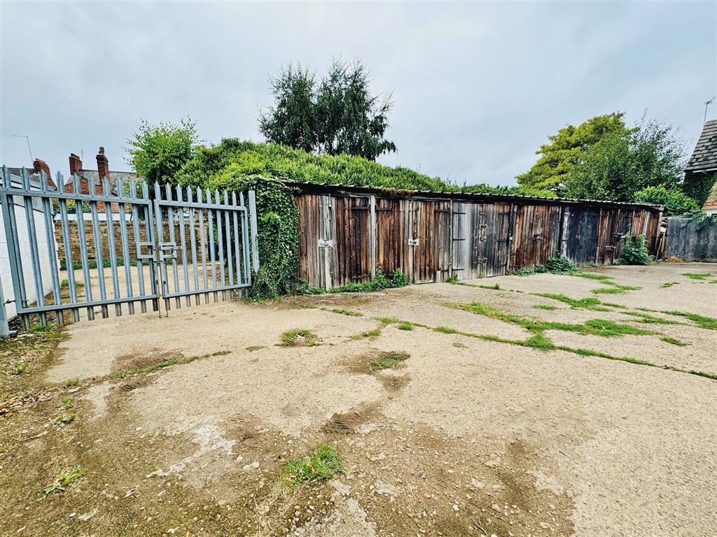 Garages to the rear of, 7, Padholme Road, PETERBOROUGH, Cambridgeshire, PE1 5EF