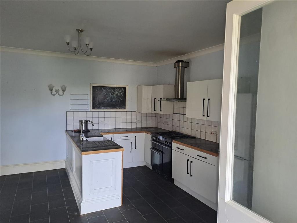 2 Penare Court,, Penare Gardens, PENZANCE, Cornwall, TR18 2AR