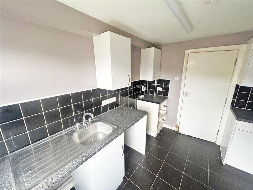 2, Ramsey Close, HORLEY, Surrey, RH6 8RE