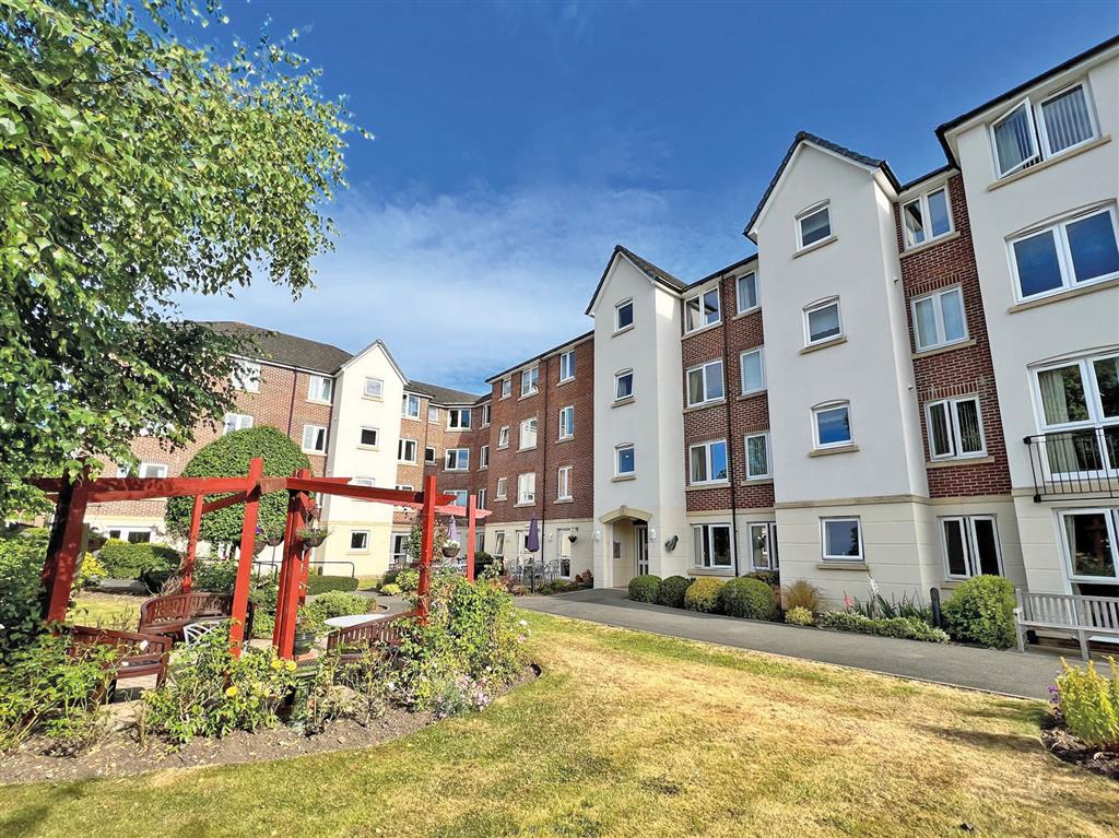 Flat 18, Kingsley Court, Windsor Way, ALDERSHOT, Hampshire, GU11 1HZ