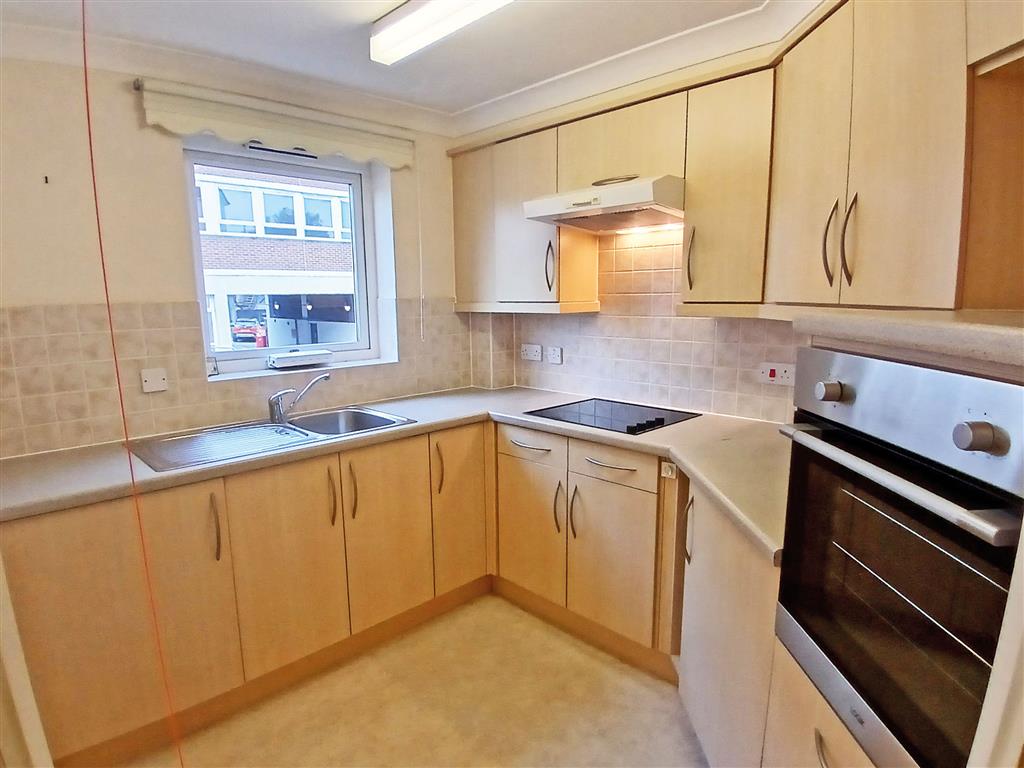 Flat 18, Kingsley Court, Windsor Way, ALDERSHOT, Hampshire, GU11 1HZ