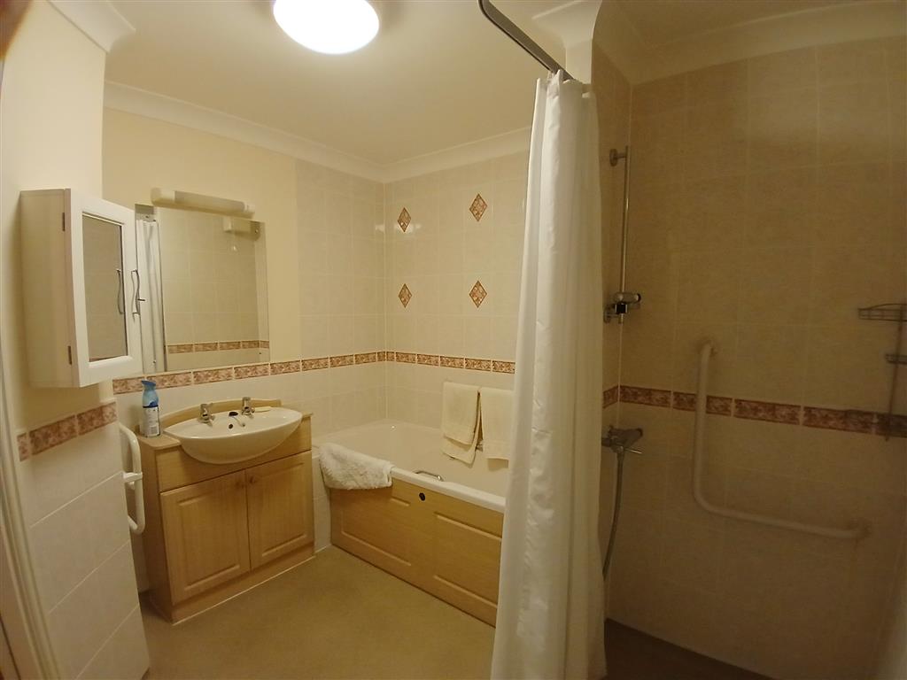 Flat 18, Kingsley Court, Windsor Way, ALDERSHOT, Hampshire, GU11 1HZ