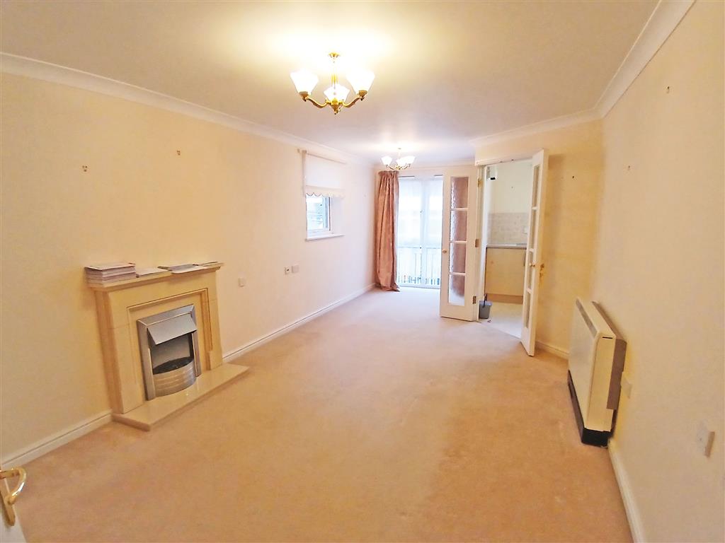 Flat 18, Kingsley Court, Windsor Way, ALDERSHOT, Hampshire, GU11 1HZ