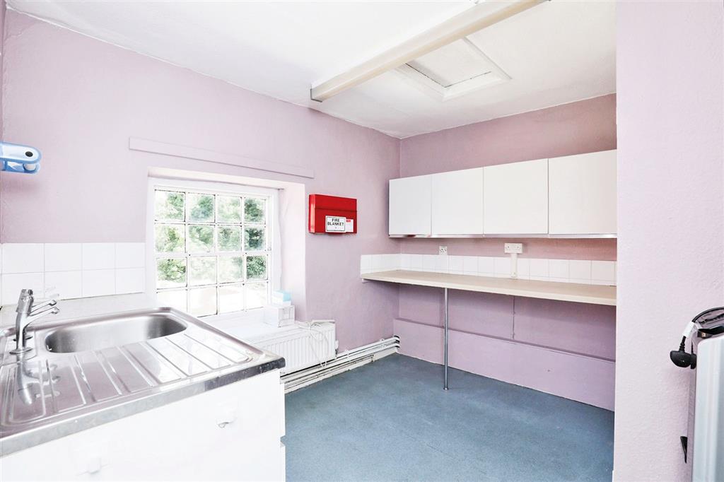 Ivy House, Old Gateford Road, WORKSOP, Nottinghamshire, S81 8AZ