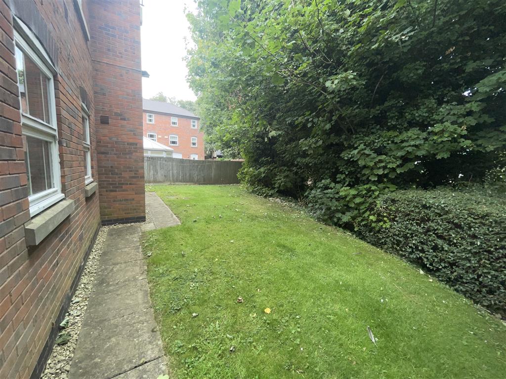 8, Drayman Close, WALSALL, West Midlands, WS1 3JR