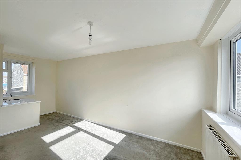 2, Queens Road, SOMERTON, Somerset, TA11 6JU