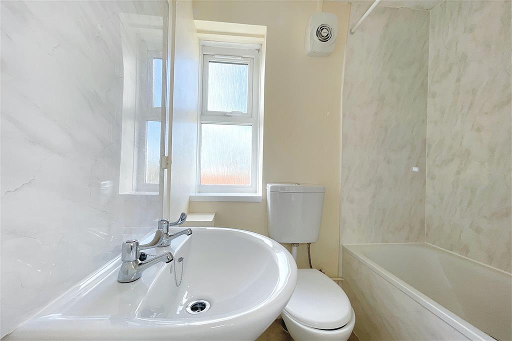 2, Queens Road, SOMERTON, Somerset, TA11 6JU