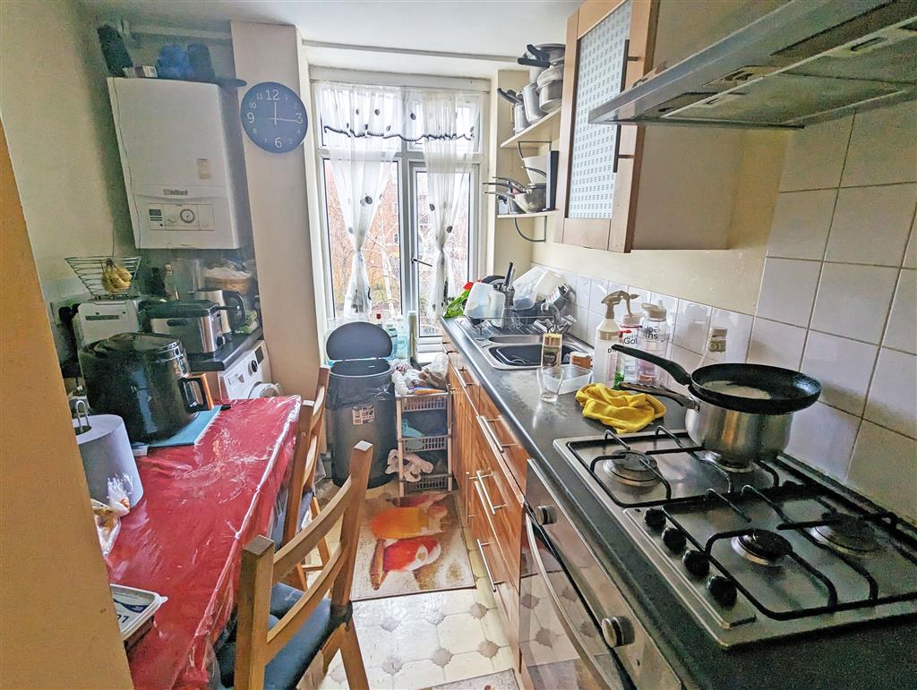 Flat 5, 33, High Street, London, SE25 6HA