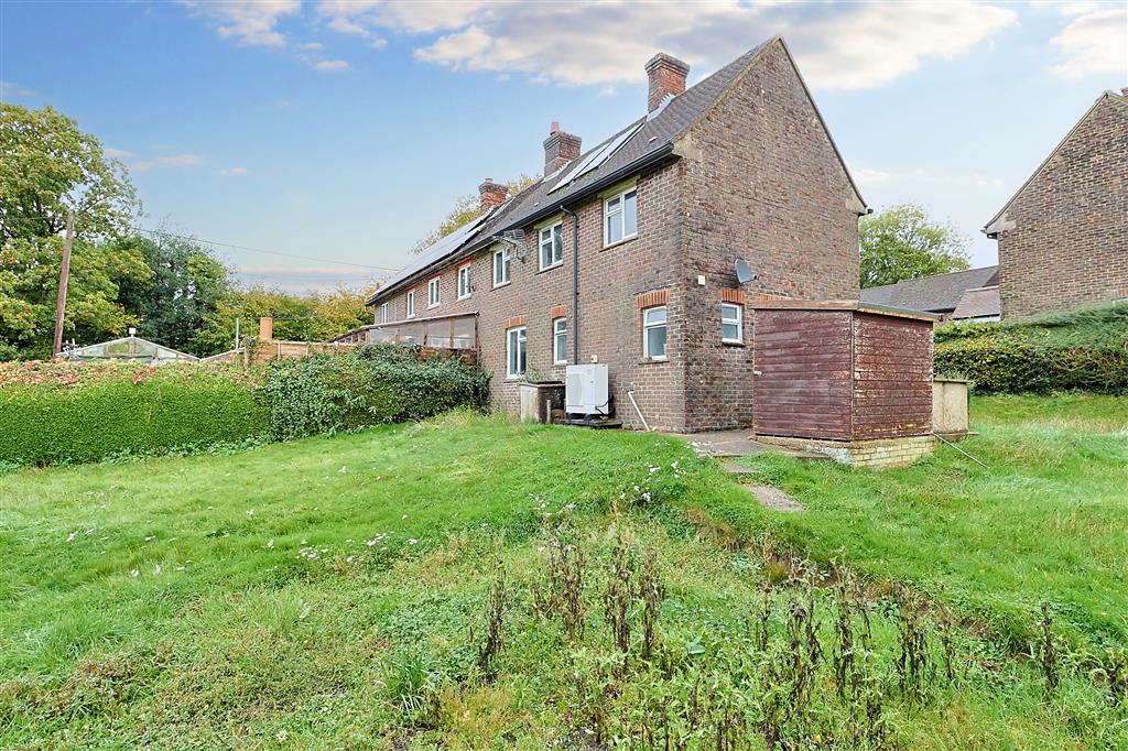 5 Woodfield Cottages, Honeycritch Lane, PETERSFIELD, Hampshire, GU32 1BE
