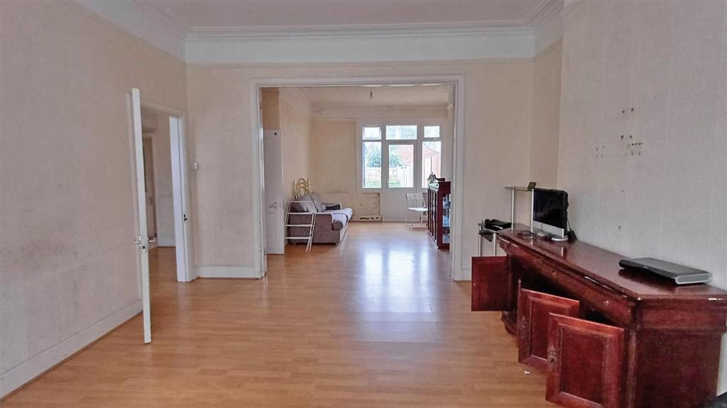 89, Norbury Crescent, London, SW16 4JT
