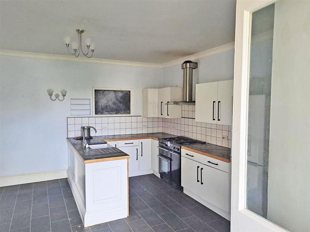 2 Penare Court,, Penare Gardens, PENZANCE, Cornwall, TR18 2AR