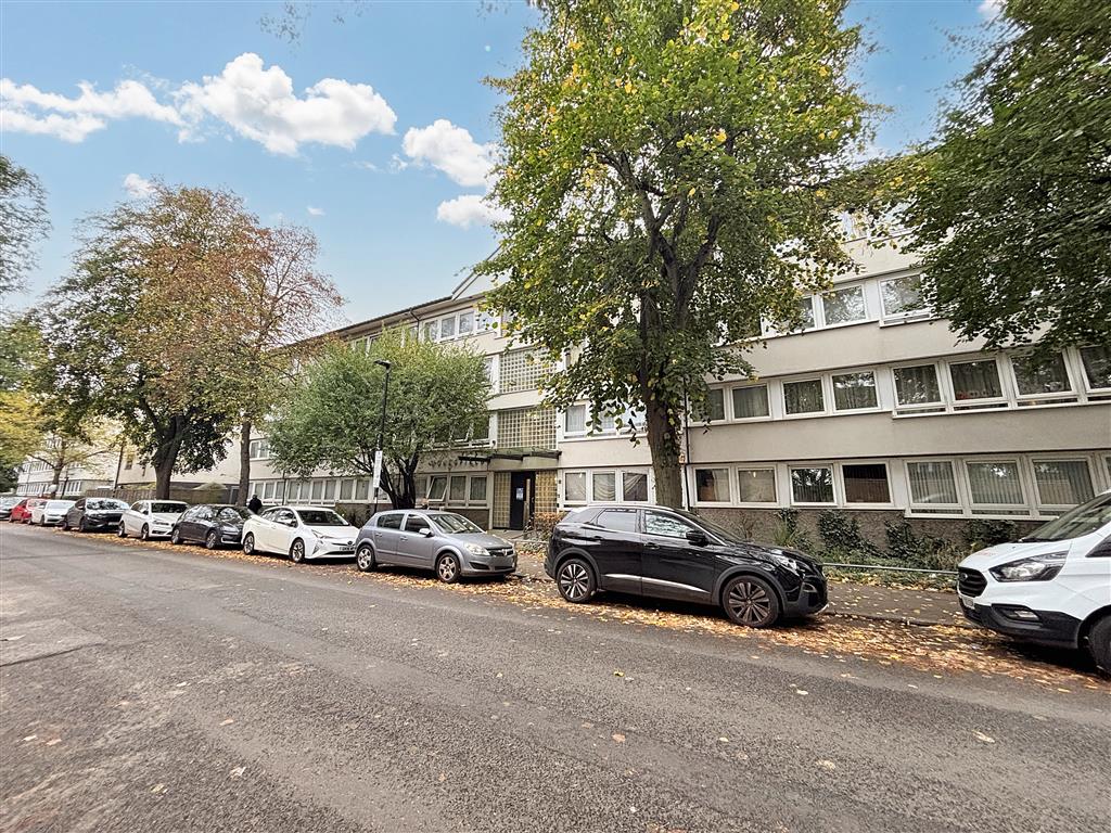 Flat 16, Monksfield, Pooles Park, London, N4 3PF