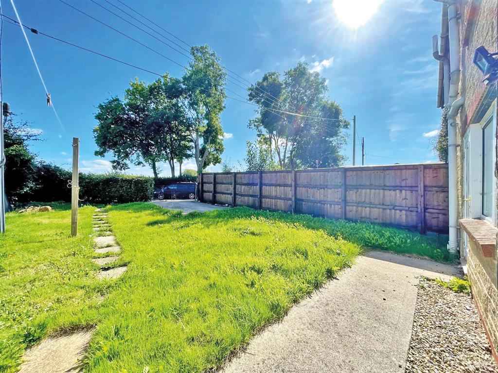 22, New Close, CREWKERNE, Somerset, TA18 7QY