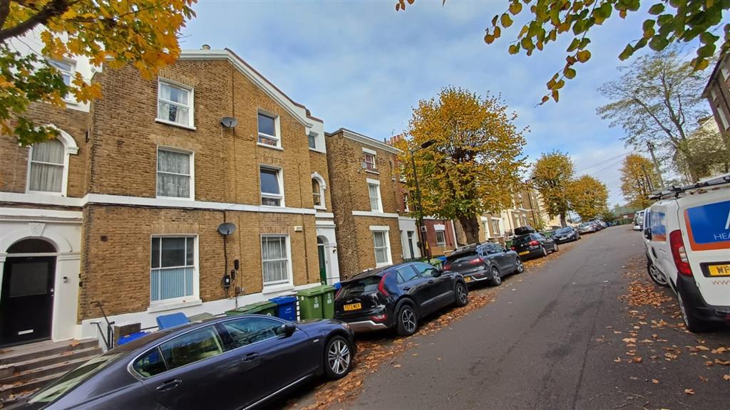Flat 3, 17, Rye Hill Park, London, SE15 3JN