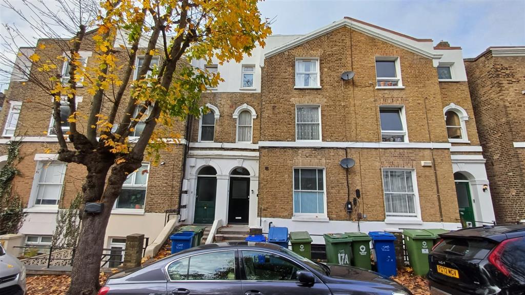 Flat 3, 17, Rye Hill Park, London, SE15 3JN