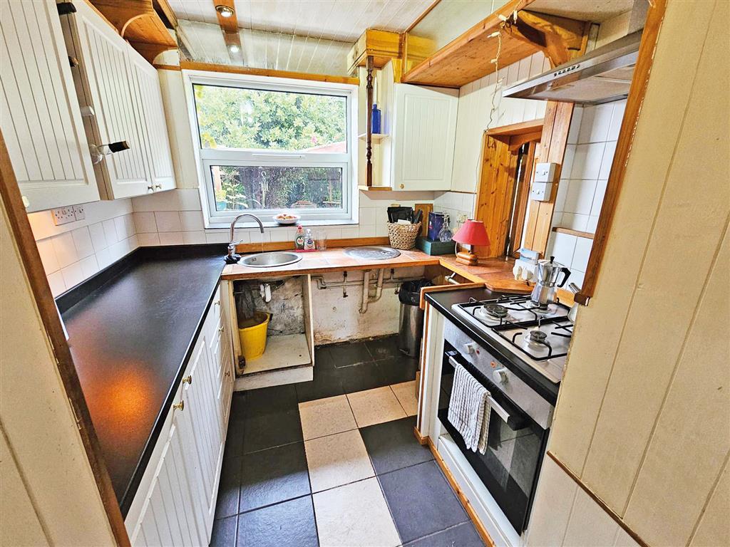 11, The Drive, FAREHAM, Hampshire, PO16 7NL