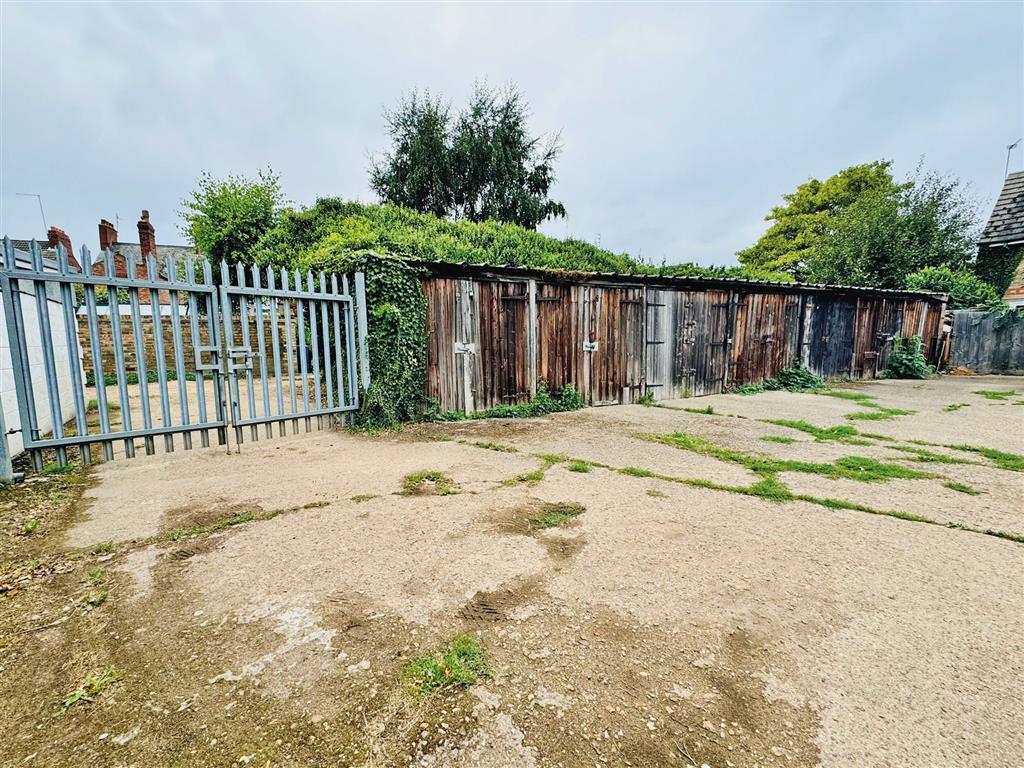 Garages to the rear of, 7, Padholme Road, PETERBOROUGH, Cambridgeshire, PE1 5EF