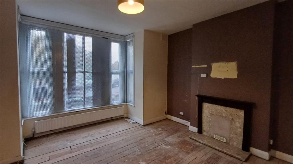 2, Endymion Road, London, N4 1EE