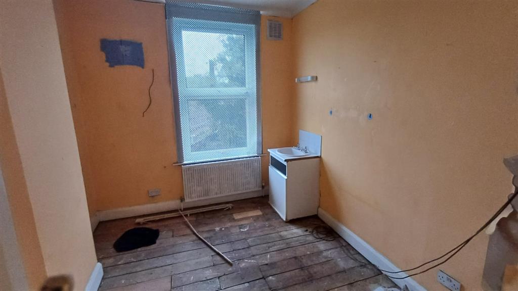 2, Endymion Road, London, N4 1EE